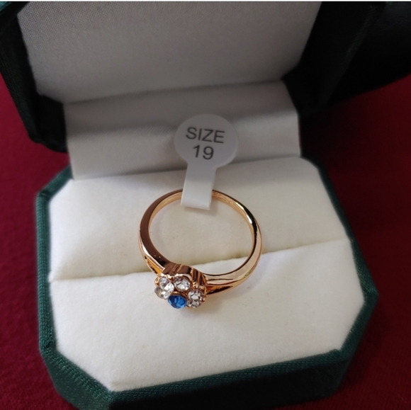 SOLD!* BUNDLE OF 5 RINGS/ Many sizes. - Picture 4 of 6